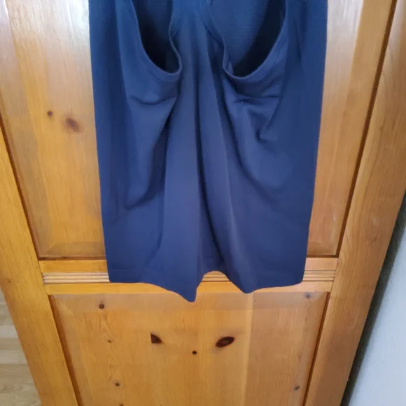 lululemon Swiftly T Back Tank Black Size 6 EUC - Picture 5 of 7